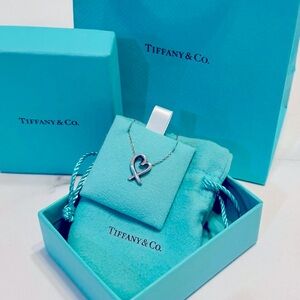 Tiffany & Co. Paloma Picasso
Loving Heart Pendant Sterling Silver Necklace 16”